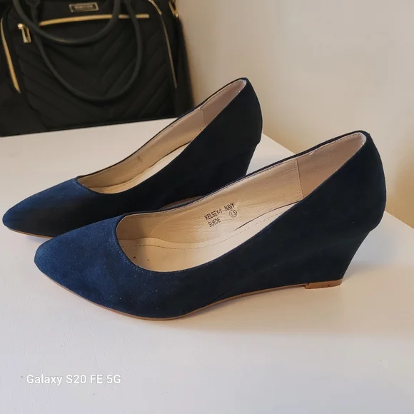 Shoes - Picture 3 of 3